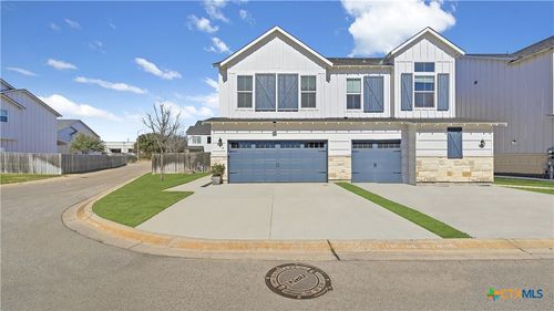 243 Sapphire, New Braunfels, TX, 78130-4567 | Card Image