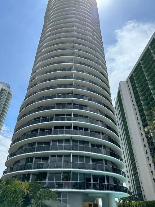 211-488 Ne 18th St, Miami, FL, 33132-1112 | Card Image