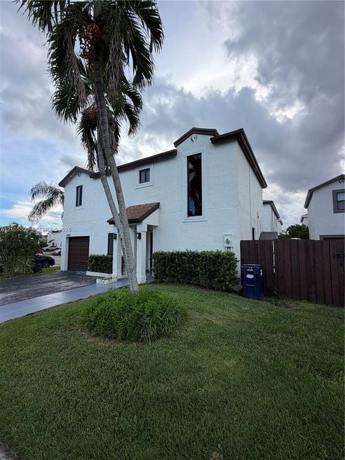 14815 Sw 90th Ter, Miami, FL, 33196-1468 | Card Image