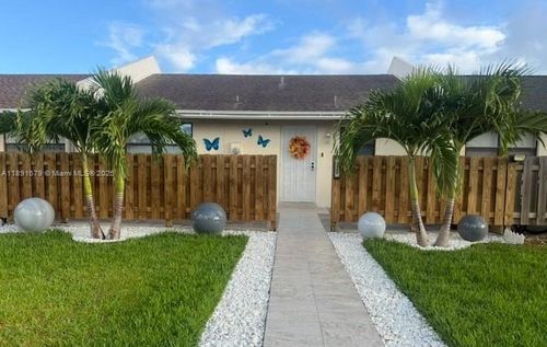 1327 Towhee St, Homestead, FL, 33035-1107 | Card Image