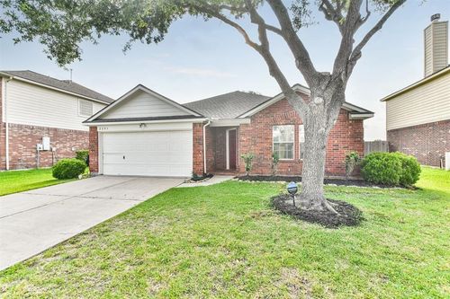 2205 Day Dr, Pearland, TX, 77584-3068 | Card Image