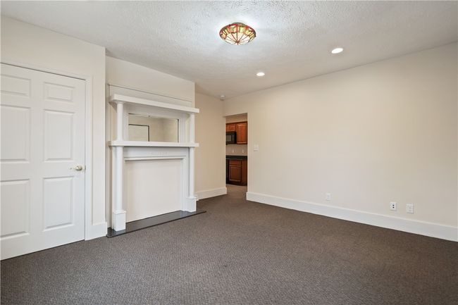 396 4 Th St, House other with 5 bedrooms, 3 bathrooms and 6 parking in Beaver PA | Image 24