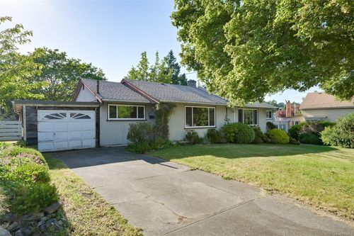 2550/2552 Belmont Ave, Victoria, BC, V8R4A4 | Card Image