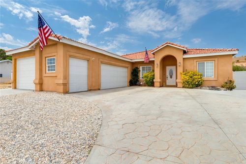 14387 Schooner Dr, Helendale, CA, 92342 | Card Image