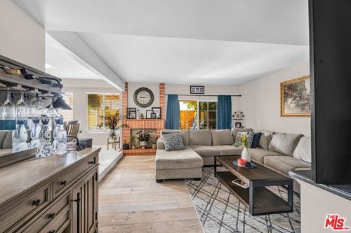 unit-108-8800 Kester Ave, Panorama City, CA, 91402-2133 | Card Image