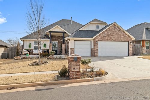 8816 Stacy Lynn Lane, Yukon, OK, 73099 | Card Image