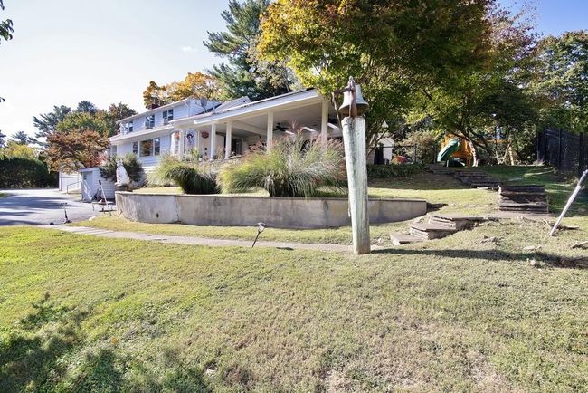 Two tiered rear yard | Image 30