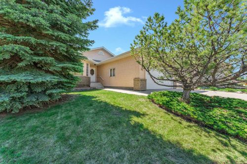 93 Park Meadows Crt Se, Medicine Hat, AB, T1B4C3 | Card Image