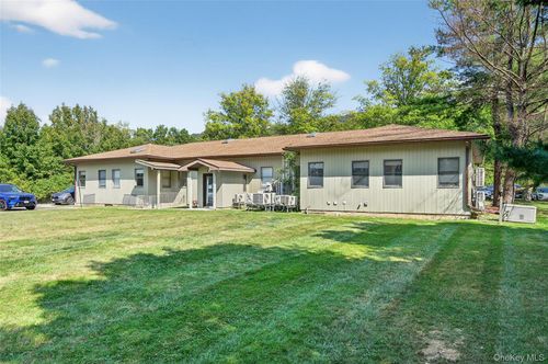 11 Abrams Rd, Central Valley, NY, 10917-4101 | Card Image