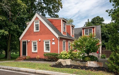 3 West St, Hingham, MA, 02043-2610 | Card Image