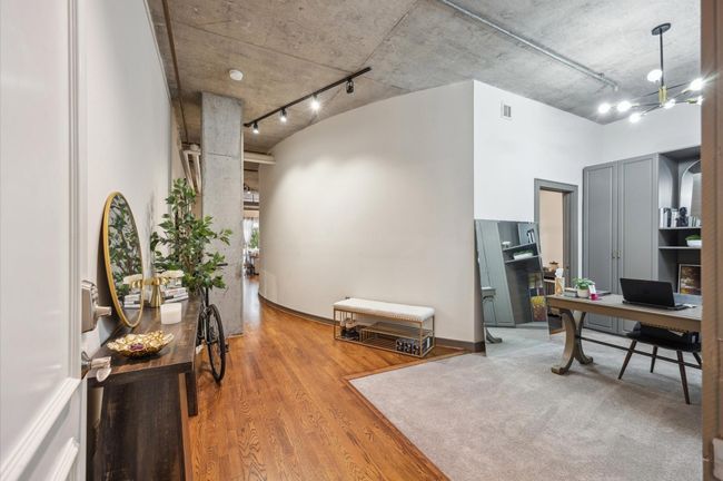APT-209 - 1616 Fountain View Dr, Condo with 1 bedrooms, 1 bathrooms and 2 parking in Houston TX | Image 9