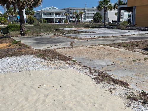 111 S 40th St, Mexico Beach, FL, 32456-0255 | Card Image