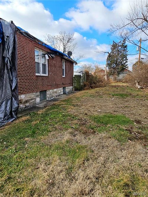 4624 Shirley Place, St Louis, MO, 63115 | Card Image