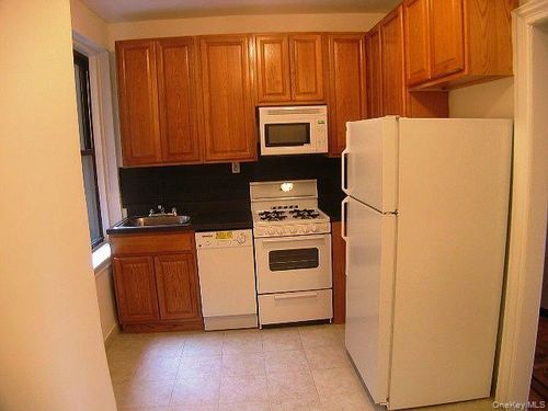 139-19 34th Ave, Flushing, NY, 11354-3015 | Card Image