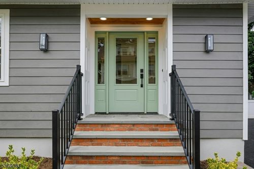 6 Mountain Pl, Montclair, NJ, 07043-1411 | Card Image