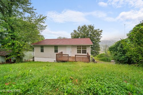 1545 Massachusetts Ave, Knoxville, TN, 37921-2755 | Card Image