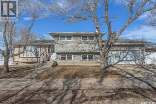 2 Lloyd Bay, Regina, SK, S4R5T6 | Card Image