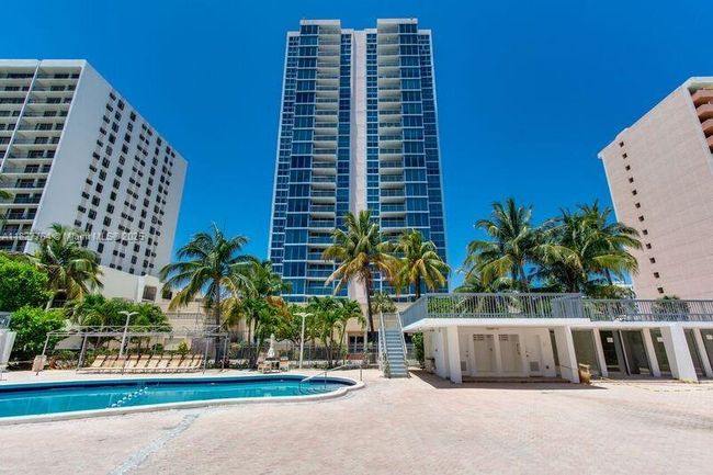 APT-605 - 2655 Collins Ave, Condo with 2 bedrooms, 2 bathrooms and null parking in Miami Beach FL | Image 19