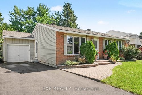 1347 Metz Crescent, Overbrook - Castleheights and Area, ON, K1K3Z6 | Card Image