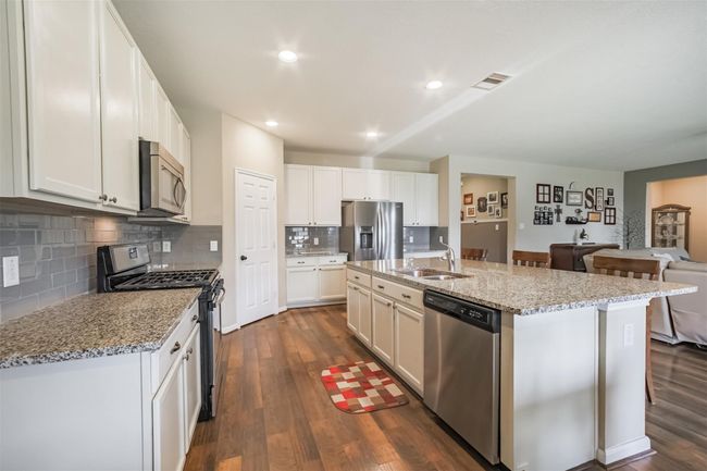 3713 Belmore Ln, House other with 3 bedrooms, 2 bathrooms and 2 parking in Pearland TX | Image 11