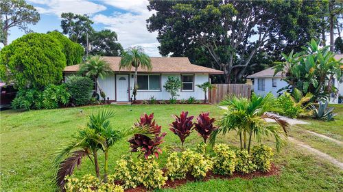 3426 1st Pl, Vero Beach, FL, 32968-2562 | Card Image
