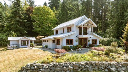 8015 Cultus Bay Rd, Clinton, WA, 98236-8906 | Card Image