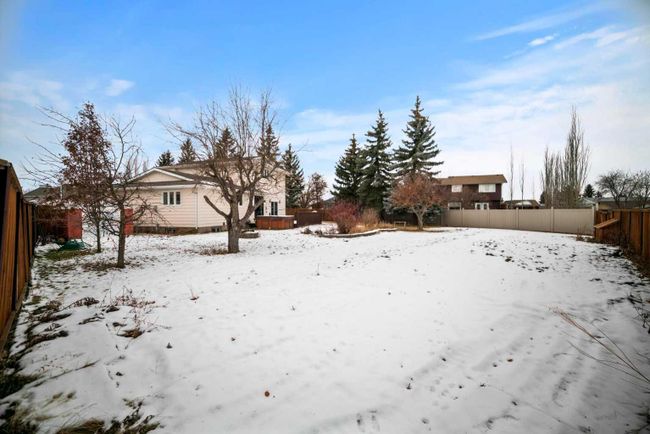 6919 42 Avenue, Home with 5 bedrooms, 3 bathrooms and 2 parking in Camrose AB | Image 30