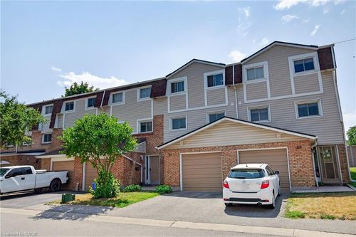 70-11 Harrisford St, Hamilton, ON, L8K6L7 | Card Image