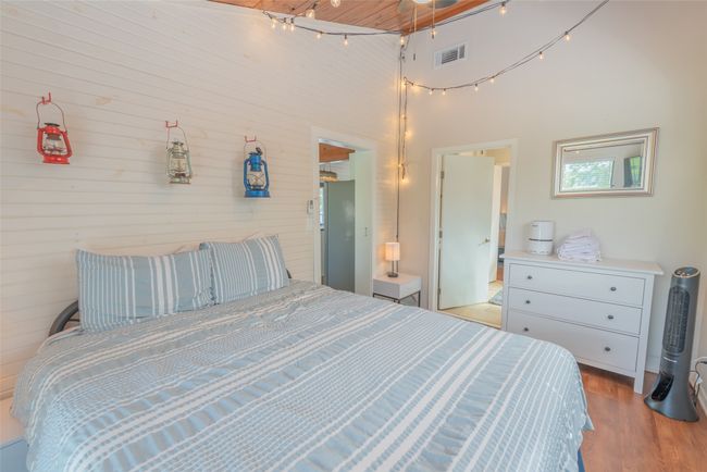 108 E Barker Creek Dr, House other with 3 bedrooms, 2 bathrooms and null parking in Scroggins TX | Image 18
