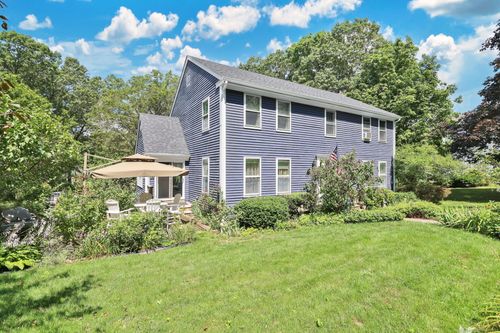 76 High St, Portland, CT, 06480-1638 | Card Image
