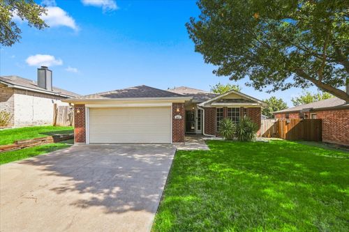 4037 Staghorn Cir N, Fort Worth, TX, 76137-1064 | Card Image