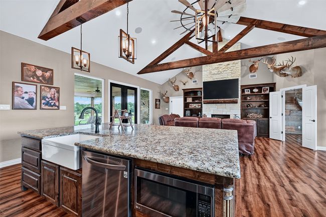 2340 Wright Rd, House other with 4 bedrooms, 2 bathrooms and null parking in Sherman TX | Image 11
