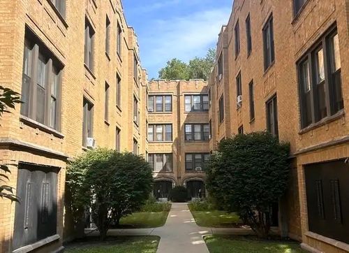 3s-1024 Hyde Park Blvd, Chicago, IL, 60615-2860 | Card Image
