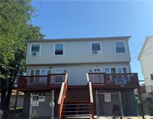 199 Benedict St, Providence, RI, 02909-2328 | Card Image