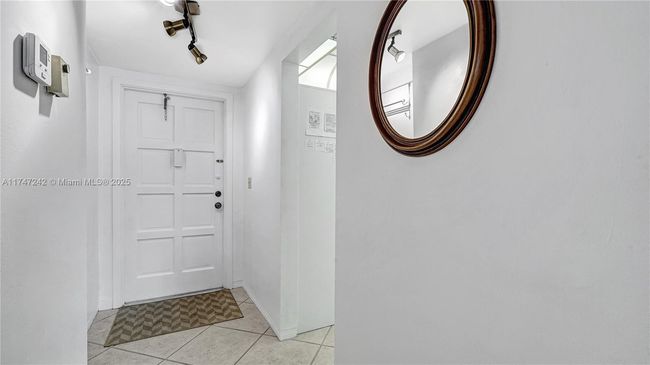 APT-103 - 1101 Hillcrest Ct, Condo with 2 bedrooms, 2 bathrooms and null parking in Hollywood FL | Image 31