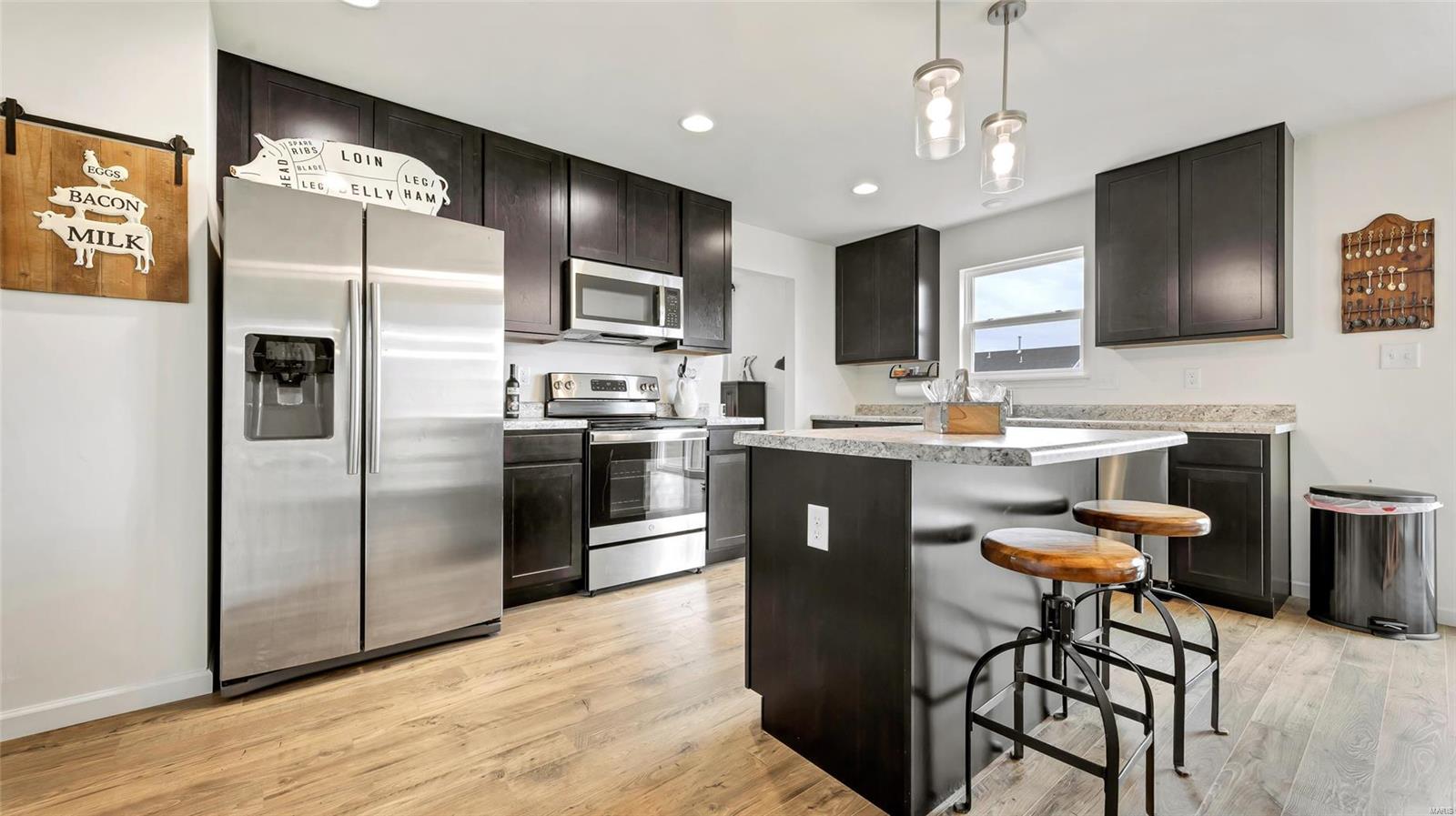 Westlake Cir, Pacific, MO 63069