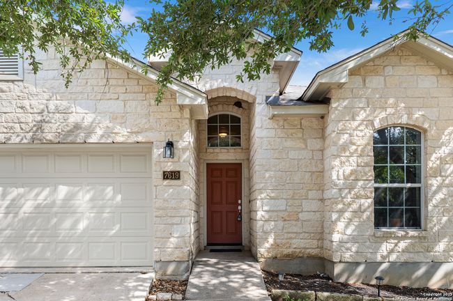 7619 Bit Cir, House other with 3 bedrooms, 2 bathrooms and null parking in Elmendorf TX | Image 4