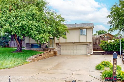 7901 Laurel Ct, La Vista, NE, 68128-2838 | Card Image