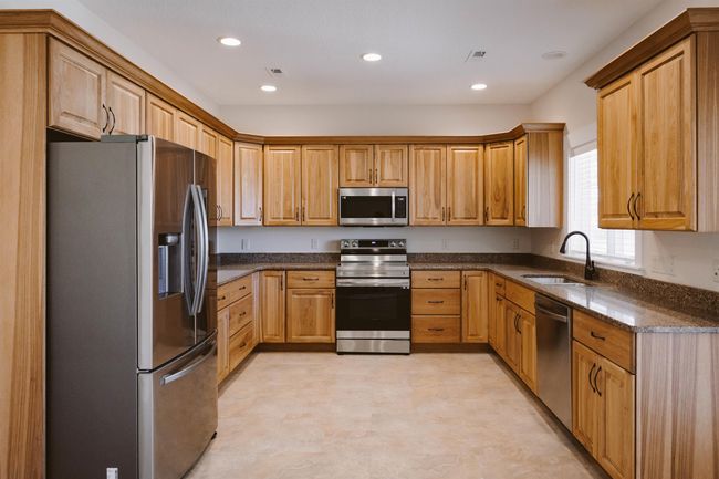 3212 W Bartlett Dr, Condo with 2 bedrooms, 2 bathrooms and null parking in New Haven IN | Image 12
