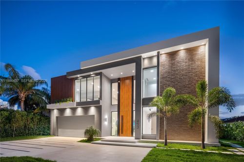 493 Holiday Dr, Hallandale Beach, FL, 33009-6519 | Card Image