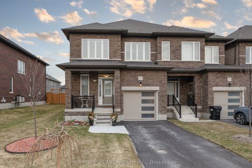 32 Autumn Drive, Wasaga Beach, ON, L9Z0K7 | Card Image