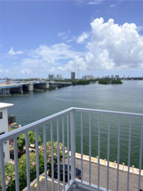 501-7825 Ne Bayshore Ct, Miami, FL, 33138-6320 | Card Image