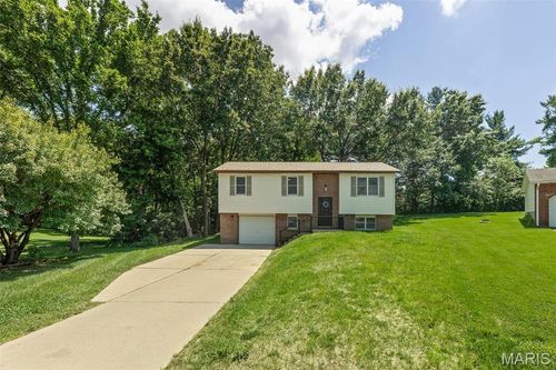 410 Saint Anthony Dr, Godfrey, IL, 62035-2157 | Card Image