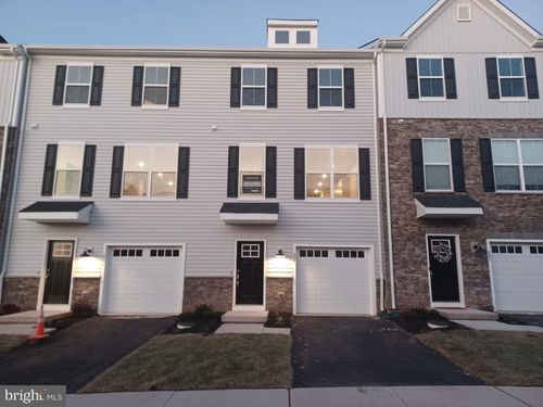 805 Pecan Rd, SPRING CITY, PA, 19475-1418 | Card Image