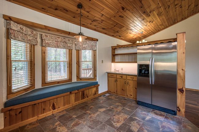 292 Holly Cove Cir, Home with 2 bedrooms, 3 bathrooms and null parking in Blairsville GA | Image 10