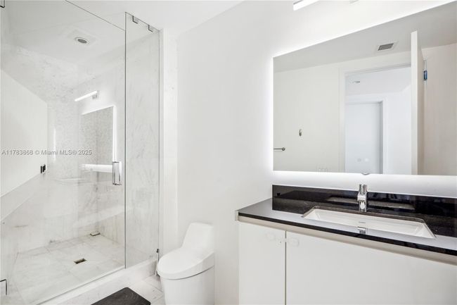 APT-5505 - 18555 Collins Ave, Condo with 3 bedrooms, 5 bathrooms and null parking in Sunny Isles Beach FL | Image 40