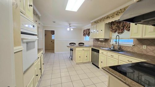 12641 E Glenhaven Dr, Baton Rouge, LA, 70815-6602 | Card Image