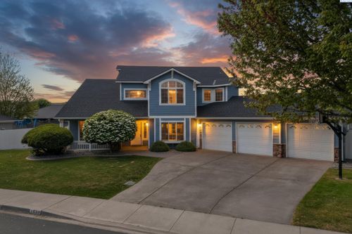 1631 Elementary St, Richland, WA, 99352-8617 | Card Image