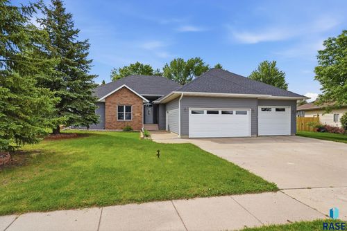 7505 W 15th St Street, Sioux Falls, SD, 57106 | Card Image