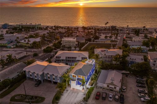 206 Church Ave, BRADENTON BEACH, FL, 34217-2419 | Card Image